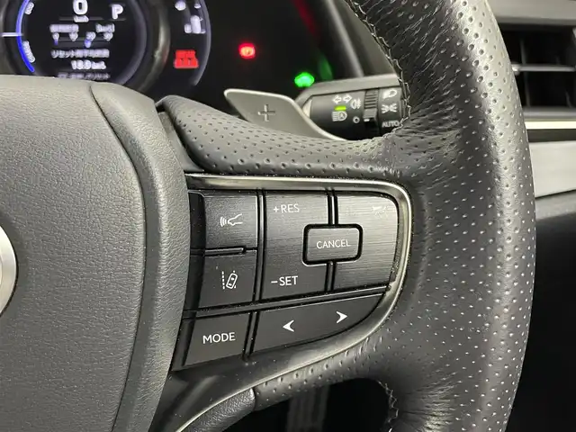 レクサス ＥＳ 300h Fスポーツ 埼玉県 2019(平31)年 5.9万km ホワイトノーヴァガラスフレーク サンルーフ　メーカーナビ　バックカメラ　ＢＳＭ　黒レザーシート　三眼ＬＥＤ　セーフティシステムプラス　レーダークルーズコントロール　ビルトインＥＴＣ２．０　ステアリングヒーター　メモリシート　地デジ