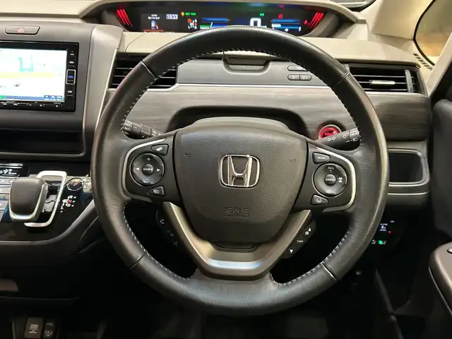 ホンダ フリード＋ ハイブリット G 埼玉県 2022(令4)年 4.3万km プラチナホワイトパール ホンダセンシング/純正メモリナビ/　　CD/DVD/BT/フルセグ/バックカメラ/両側パワースライドドア/レーダークルーズコントロール/LEDオートライト/シートヒーター/純正15インチアルミホイール/ステアリングスイッチ/ETC