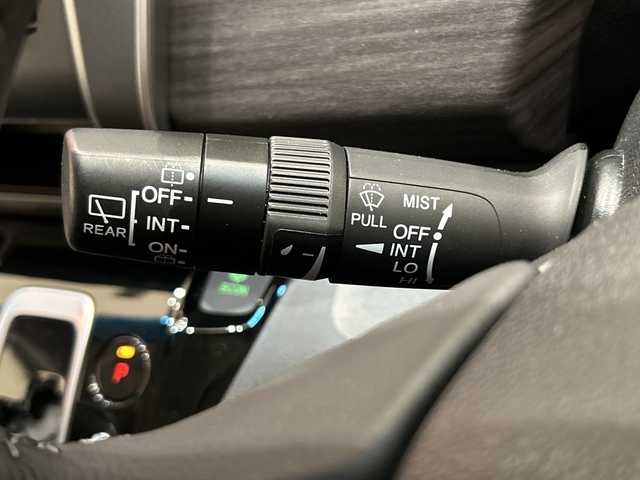 ホンダ フリード＋ ハイブリット G 埼玉県 2022(令4)年 4.3万km プラチナホワイトパール ホンダセンシング/純正メモリナビ/　　CD/DVD/BT/フルセグ/バックカメラ/両側パワースライドドア/レーダークルーズコントロール/LEDオートライト/シートヒーター/純正15インチアルミホイール/ステアリングスイッチ/ETC