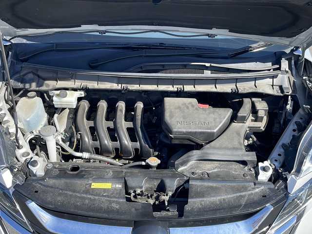 日産 セレナ ハイウェイスター Vセレクション 岩手県 2018(平30)年 4.7万km ブリリアントシルバー 社外SDナビ/AM/FM/CD/DVD/Bluetooth/フルセグTV/バックカメラ/ETC/両側パワースライドドア/クルーズコントロール/衝突被害軽減ブレーキ/アイドリングストップ/オートライト/LEDヘッドライト/フォグランプ/スマートキー/プッシュスタート/電動格納ミラー/純正15インチAW/ドアバイザー/保証書