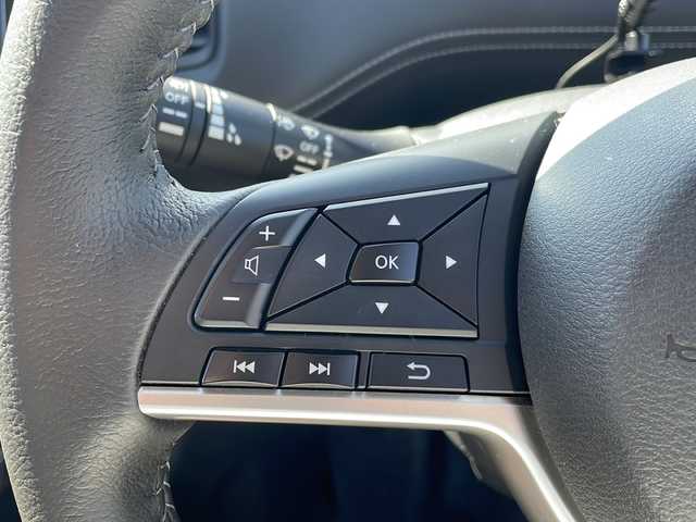 日産 セレナ ハイウェイスター Vセレクション 岩手県 2018(平30)年 4.7万km ブリリアントシルバー 社外SDナビ/AM/FM/CD/DVD/Bluetooth/フルセグTV/バックカメラ/ETC/両側パワースライドドア/クルーズコントロール/衝突被害軽減ブレーキ/アイドリングストップ/オートライト/LEDヘッドライト/フォグランプ/スマートキー/プッシュスタート/電動格納ミラー/純正15インチAW/ドアバイザー/保証書