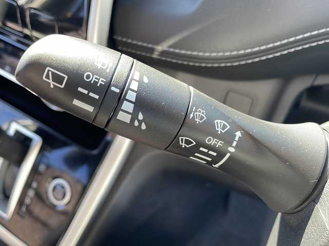 日産 セレナ ハイウェイスター Vセレクション 岩手県 2018(平30)年 4.7万km ブリリアントシルバー 社外SDナビ/AM/FM/CD/DVD/Bluetooth/フルセグTV/バックカメラ/ETC/両側パワースライドドア/クルーズコントロール/衝突被害軽減ブレーキ/アイドリングストップ/オートライト/LEDヘッドライト/フォグランプ/スマートキー/プッシュスタート/電動格納ミラー/純正15インチAW/ドアバイザー/保証書