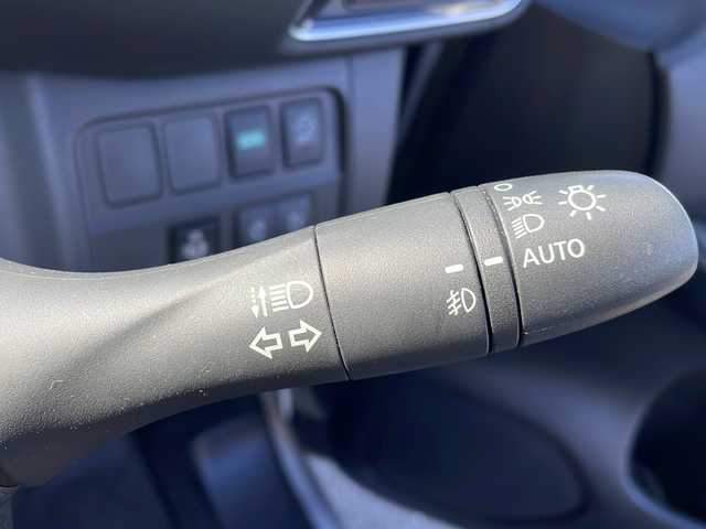 日産 セレナ ハイウェイスター Vセレクション 岩手県 2018(平30)年 4.7万km ブリリアントシルバー 社外SDナビ/AM/FM/CD/DVD/Bluetooth/フルセグTV/バックカメラ/ETC/両側パワースライドドア/クルーズコントロール/衝突被害軽減ブレーキ/アイドリングストップ/オートライト/LEDヘッドライト/フォグランプ/スマートキー/プッシュスタート/電動格納ミラー/純正15インチAW/ドアバイザー/保証書