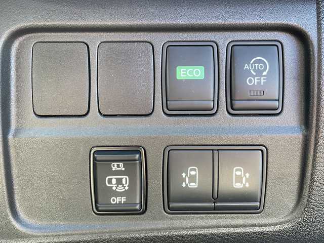 日産 セレナ ハイウェイスター Vセレクション 岩手県 2018(平30)年 4.7万km ブリリアントシルバー 社外SDナビ/AM/FM/CD/DVD/Bluetooth/フルセグTV/バックカメラ/ETC/両側パワースライドドア/クルーズコントロール/衝突被害軽減ブレーキ/アイドリングストップ/オートライト/LEDヘッドライト/フォグランプ/スマートキー/プッシュスタート/電動格納ミラー/純正15インチAW/ドアバイザー/保証書