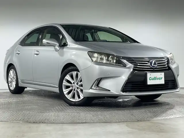 レクサス ＨＳ 250h 神奈川県 2013(平25)年 5.5万km プラチナムシルバーメタリック ワンオーナー/純正HDDナビ・フルセグ・DVD・CD・MSV・USB・AUX・Bluetoorh/ビルトインETC/フロントカメラ/バックカメラ/革巻きハンドル/ステアリングリモコン/クルーズコントロール/純正17インチアルミ/キセノンヘッドライト/AFS/フォグランプ/前後コーナーセンサー/ドアバイザー/フロアマット/新車時保証書/取扱説明書/スマートキー×2/カードキー×1