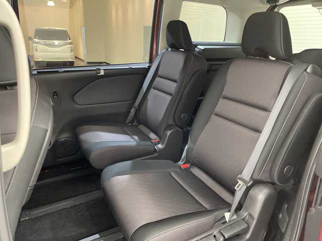 日産 セレナ e－パワー ハイウェイスター V 愛媛県 2018(平30)年 6万km マルーンレッド 2トーン ９型ナビ/フルセグ／Ｂｌｕｅｔｏｏｔｈ／ＵＳＢ/全方位カメラ/後席モニター/衝突軽減ブレーキ/レーダークルーズコントロール/ＥＴＣ/前後ドライブレコーダー/ＤＮ席シートヒーター/両側パワースライドドア/レーンキープアシスト/前後コーナーセンサー/LEDヘッドライト