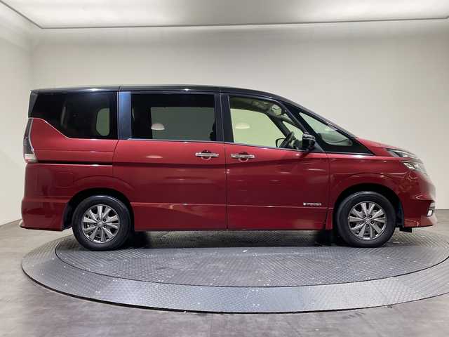 日産 セレナ e－パワー ハイウェイスター V 愛媛県 2018(平30)年 6万km マルーンレッド 2トーン ９型ナビ/フルセグ／Ｂｌｕｅｔｏｏｔｈ／ＵＳＢ/全方位カメラ/後席モニター/衝突軽減ブレーキ/レーダークルーズコントロール/ＥＴＣ/前後ドライブレコーダー/ＤＮ席シートヒーター/両側パワースライドドア/レーンキープアシスト/前後コーナーセンサー/LEDヘッドライト