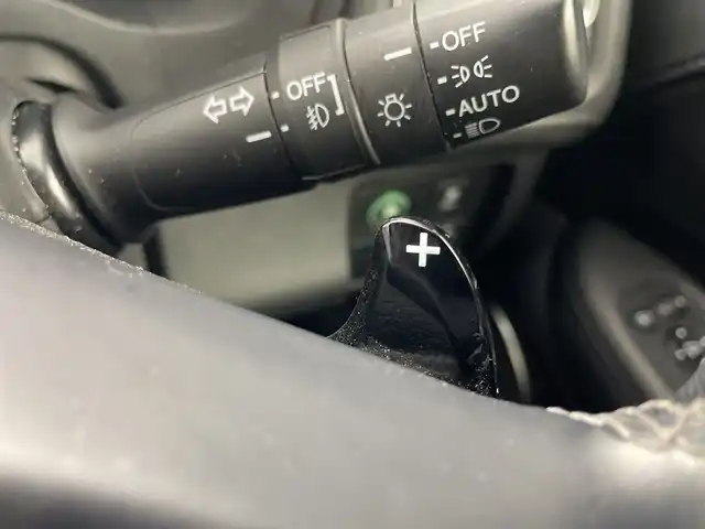 ホンダ ヴェゼル ハイブリッド Z ホンダセンシング 群馬県 2020(令2)年 2.2万km プラチナホワイトパール 純正８インチナビ　フルセグＴＶ　バックカメラ　アダクティブクルーズコントロール　衝突被害軽減システム　パドルシフト　ハーフレザーシート　シートヒーター　ＬＥＤオートライト　ＥＴＣ　スマートキー　禁煙車