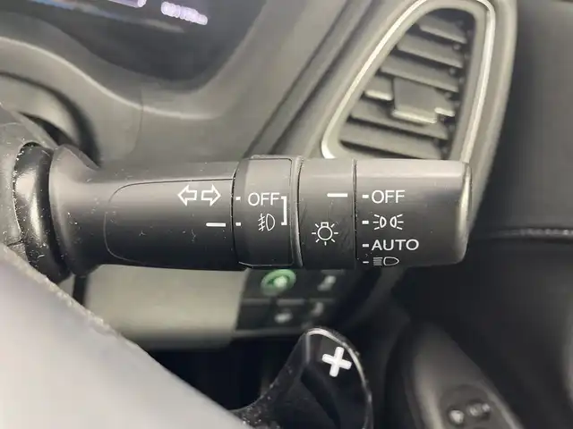 ホンダ ヴェゼル ハイブリッド Z ホンダセンシング 群馬県 2020(令2)年 2.2万km プラチナホワイトパール 純正８インチナビ　フルセグＴＶ　バックカメラ　アダクティブクルーズコントロール　衝突被害軽減システム　パドルシフト　ハーフレザーシート　シートヒーター　ＬＥＤオートライト　ＥＴＣ　スマートキー　禁煙車