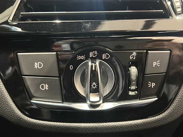 ＢＭＷ ５２３ｄ Mスポーツ 新潟県 2018(平30)年 3.7万km アルピンホワイトⅢ オプション/イノベーションパッケージ/・BMWディスプレイキー/・リモートパーキング/・BMWジェスチャーコントロール/・BMWヘッドアップディスプレイ/・ワイヤレスチャージング/標準装備/ドライビングアシストプラス/・アダプティブクルーズコントロール/・ステアリング・レーンコントロールアシスト/パーキングアシストプラス/・PDCパークディスタンスコントロール/・パーキングアシスト/・トップビュー・３Dビュー/・サイドビュー/・リアビュー/アダプティブLEDヘッドライト/・オートハイビーム/・コーナリングライト/アンビエントライト