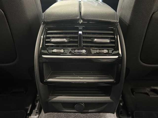 ＢＭＷ ５２３ｄ Mスポーツ 新潟県 2018(平30)年 3.7万km アルピンホワイトⅢ オプション/イノベーションパッケージ/・BMWディスプレイキー/・リモートパーキング/・BMWジェスチャーコントロール/・BMWヘッドアップディスプレイ/・ワイヤレスチャージング/標準装備/ドライビングアシストプラス/・アダプティブクルーズコントロール/・ステアリング・レーンコントロールアシスト/パーキングアシストプラス/・PDCパークディスタンスコントロール/・パーキングアシスト/・トップビュー・３Dビュー/・サイドビュー/・リアビュー/アダプティブLEDヘッドライト/・オートハイビーム/・コーナリングライト/アンビエントライト