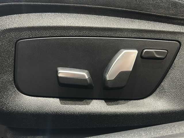 ＢＭＷ ５２３ｄ Mスポーツ 新潟県 2018(平30)年 3.7万km アルピンホワイトⅢ オプション/イノベーションパッケージ/・BMWディスプレイキー/・リモートパーキング/・BMWジェスチャーコントロール/・BMWヘッドアップディスプレイ/・ワイヤレスチャージング/標準装備/ドライビングアシストプラス/・アダプティブクルーズコントロール/・ステアリング・レーンコントロールアシスト/パーキングアシストプラス/・PDCパークディスタンスコントロール/・パーキングアシスト/・トップビュー・３Dビュー/・サイドビュー/・リアビュー/アダプティブLEDヘッドライト/・オートハイビーム/・コーナリングライト/アンビエントライト