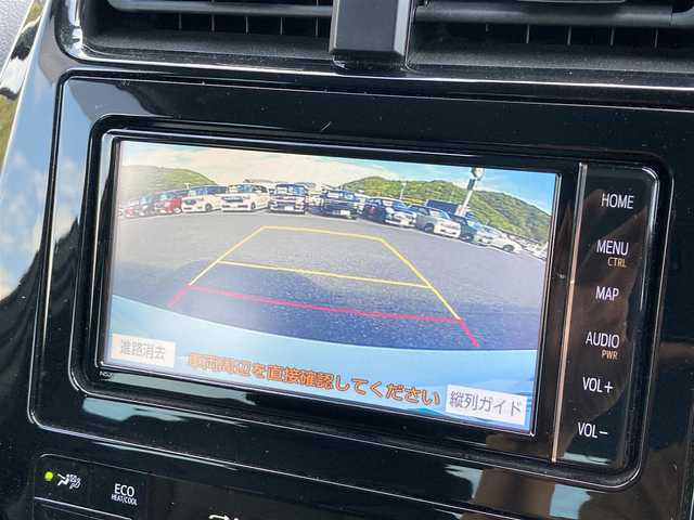 トヨタ プリウス S ツーリングセレクション 愛媛県 2019(平31)年 3.8万km ホワイトパールクリスタルシャイン 純正ナビ（NSZT-W68T)/・CD/DVD/フルセグTV/MSV/Bluetooth/バックカメラ/プリクラッシュセーフティー/・衝突軽減ブレーキ/・レーンキープアシスト/・レーンディパーチャーアラート/・クリアランスソナー/・パーキングブレーキサポート/・ふらつき検知/・レーダクルーズコントロール/・オートハイビーム/バックカメラ/レザーシート/・D/N席シートヒーター/ビルトインETC/LEDオートライト/プッシュスタート/・スペアキー/取扱説明書/保証書