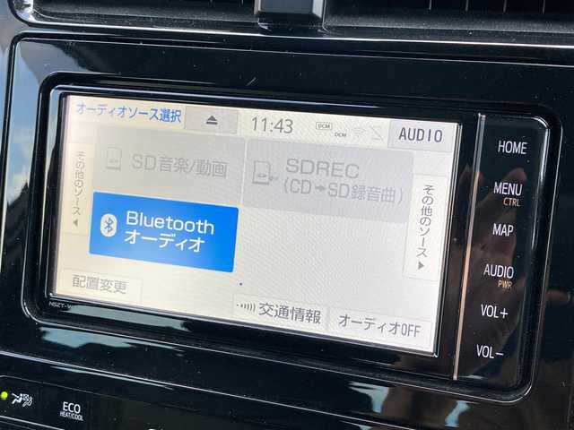 トヨタ プリウス S ツーリングセレクション 愛媛県 2019(平31)年 3.8万km ホワイトパールクリスタルシャイン 純正ナビ（NSZT-W68T)/・CD/DVD/フルセグTV/MSV/Bluetooth/バックカメラ/プリクラッシュセーフティー/・衝突軽減ブレーキ/・レーンキープアシスト/・レーンディパーチャーアラート/・クリアランスソナー/・パーキングブレーキサポート/・ふらつき検知/・レーダクルーズコントロール/・オートハイビーム/バックカメラ/レザーシート/・D/N席シートヒーター/ビルトインETC/LEDオートライト/プッシュスタート/・スペアキー/取扱説明書/保証書