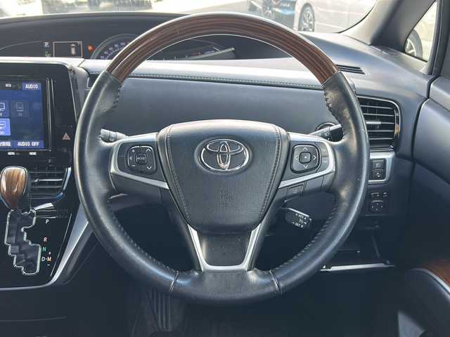 トヨタ エスティマ アエラス プレミアム G 大阪府 2017(平29)年 7.7万km スパークリングブラックパールクリスタルシャイン 衝突軽減システム　両側パワースライドドア　９型純正ナビ　フルセグＴＶ　ＣＤ　ＤＶＤ　Bluetooth　ＨＤＭＩ　バックカメラ　１２．１型純正フリップダウンモニター　ハーフレザーシート　前席シートヒーター　運転席パワーシート　ＥＴＣ　7人乗り　パワーバックドア　クルーズコントロール　コンビハンドル　ドライブレコーダー　AC100V充電　プッシュスタート　スマートキー　スペアキー　取扱説明書　保証書　