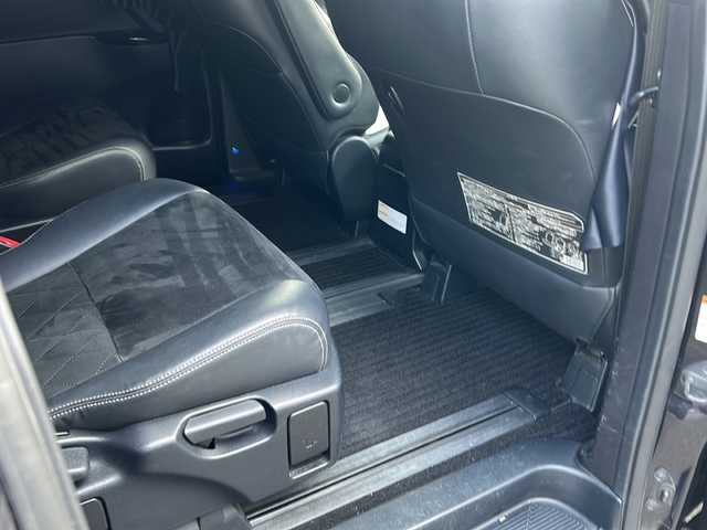 トヨタ エスティマ アエラス プレミアム G 大阪府 2017(平29)年 7.7万km スパークリングブラックパールクリスタルシャイン 衝突軽減システム　両側パワースライドドア　９型純正ナビ　フルセグＴＶ　ＣＤ　ＤＶＤ　Bluetooth　ＨＤＭＩ　バックカメラ　１２．１型純正フリップダウンモニター　ハーフレザーシート　前席シートヒーター　運転席パワーシート　ＥＴＣ　7人乗り　パワーバックドア　クルーズコントロール　コンビハンドル　ドライブレコーダー　AC100V充電　プッシュスタート　スマートキー　スペアキー　取扱説明書　保証書　