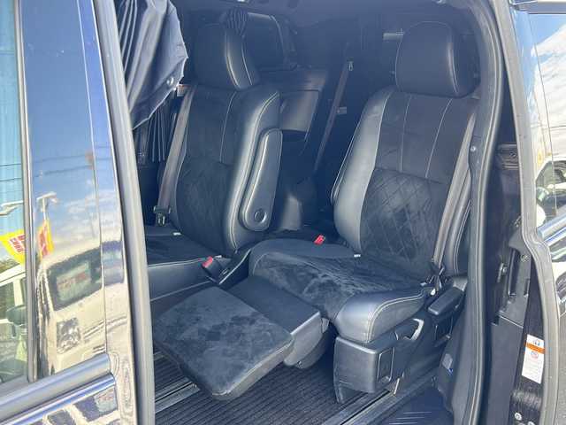 トヨタ エスティマ アエラス プレミアム G 大阪府 2017(平29)年 7.7万km スパークリングブラックパールクリスタルシャイン 衝突軽減システム　両側パワースライドドア　９型純正ナビ　フルセグＴＶ　ＣＤ　ＤＶＤ　Bluetooth　ＨＤＭＩ　バックカメラ　１２．１型純正フリップダウンモニター　ハーフレザーシート　前席シートヒーター　運転席パワーシート　ＥＴＣ　7人乗り　パワーバックドア　クルーズコントロール　コンビハンドル　ドライブレコーダー　AC100V充電　プッシュスタート　スマートキー　スペアキー　取扱説明書　保証書　