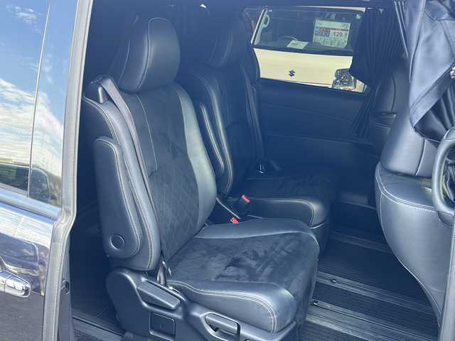 トヨタ エスティマ アエラス プレミアム G 大阪府 2017(平29)年 7.7万km スパークリングブラックパールクリスタルシャイン 衝突軽減システム　両側パワースライドドア　９型純正ナビ　フルセグＴＶ　ＣＤ　ＤＶＤ　Bluetooth　ＨＤＭＩ　バックカメラ　１２．１型純正フリップダウンモニター　ハーフレザーシート　前席シートヒーター　運転席パワーシート　ＥＴＣ　7人乗り　パワーバックドア　クルーズコントロール　コンビハンドル　ドライブレコーダー　AC100V充電　プッシュスタート　スマートキー　スペアキー　取扱説明書　保証書　