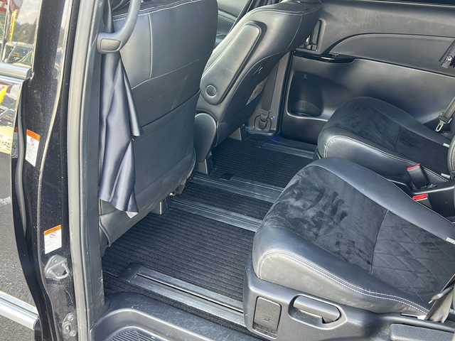 トヨタ エスティマ アエラス プレミアム G 大阪府 2017(平29)年 7.7万km スパークリングブラックパールクリスタルシャイン 衝突軽減システム　両側パワースライドドア　９型純正ナビ　フルセグＴＶ　ＣＤ　ＤＶＤ　Bluetooth　ＨＤＭＩ　バックカメラ　１２．１型純正フリップダウンモニター　ハーフレザーシート　前席シートヒーター　運転席パワーシート　ＥＴＣ　7人乗り　パワーバックドア　クルーズコントロール　コンビハンドル　ドライブレコーダー　AC100V充電　プッシュスタート　スマートキー　スペアキー　取扱説明書　保証書　