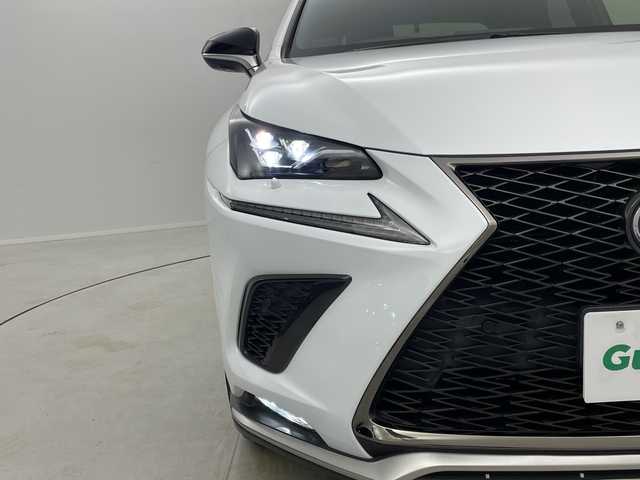 レクサス ＮＸ 300h クール&ブライト 茨城県 2020(令2)年 5.3万km ホワイトノーヴァガラスフレーク 純正１２．３型ナビ　パノラミックビューモニター　フルセグＴＶ　シートヒーター　追従クルコン　ビルトインＥＴＣ２．０　ドライブレコーダー　ＬＥＤライト　ステアリングヒーター　電動リアゲート　純正アルミ