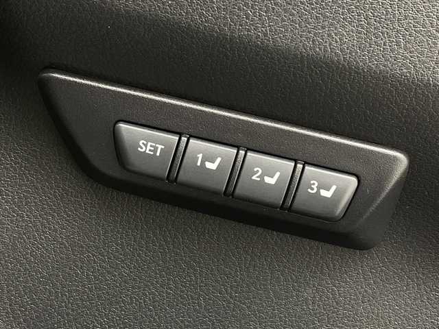 レクサス ＮＸ 300h クール&ブライト 茨城県 2020(令2)年 5.3万km ホワイトノーヴァガラスフレーク 純正１２．３型ナビ　パノラミックビューモニター　フルセグＴＶ　シートヒーター　追従クルコン　ビルトインＥＴＣ２．０　ドライブレコーダー　ＬＥＤライト　ステアリングヒーター　電動リアゲート　純正アルミ