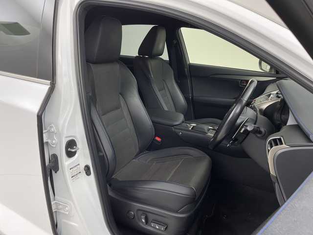 レクサス ＮＸ 300h クール&ブライト 茨城県 2020(令2)年 5.3万km ホワイトノーヴァガラスフレーク 純正１２．３型ナビ　パノラミックビューモニター　フルセグＴＶ　シートヒーター　追従クルコン　ビルトインＥＴＣ２．０　ドライブレコーダー　ＬＥＤライト　ステアリングヒーター　電動リアゲート　純正アルミ