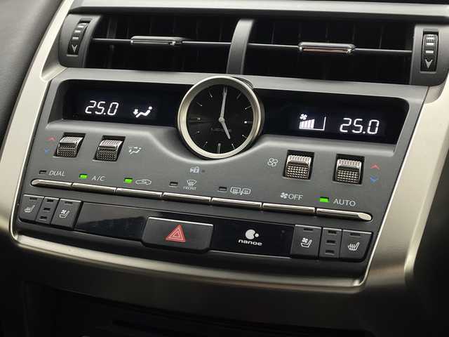 レクサス ＮＸ 300h クール&ブライト 茨城県 2020(令2)年 5.3万km ホワイトノーヴァガラスフレーク 純正１２．３型ナビ　パノラミックビューモニター　フルセグＴＶ　シートヒーター　追従クルコン　ビルトインＥＴＣ２．０　ドライブレコーダー　ＬＥＤライト　ステアリングヒーター　電動リアゲート　純正アルミ