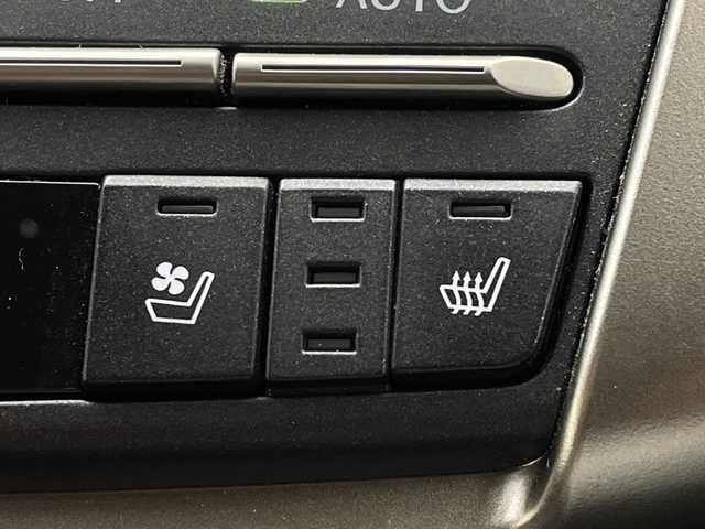 レクサス ＮＸ 300h クール&ブライト 茨城県 2020(令2)年 5.3万km ホワイトノーヴァガラスフレーク 純正１２．３型ナビ　パノラミックビューモニター　フルセグＴＶ　シートヒーター　追従クルコン　ビルトインＥＴＣ２．０　ドライブレコーダー　ＬＥＤライト　ステアリングヒーター　電動リアゲート　純正アルミ