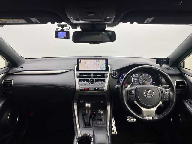 レクサス ＮＸ 300h クール&ブライト 茨城県 2020(令2)年 5.3万km ホワイトノーヴァガラスフレーク 純正１２．３型ナビ　パノラミックビューモニター　フルセグＴＶ　シートヒーター　追従クルコン　ビルトインＥＴＣ２．０　ドライブレコーダー　ＬＥＤライト　ステアリングヒーター　電動リアゲート　純正アルミ