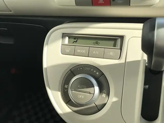 ダイハツ ミラ ココア X スペシャルコーデ 富山県 2013(平25)年 9万km パールホワイトⅢ/ミストブルーマイカメタリック 2トーン 4WD/カーオーディオ/ドライブレコーダー/スマートキー/スタッドレスタイヤ車載/ETC/ベンチシート/ヘッドライトレベライザー/電動格納ミラー/パワーウインドウ