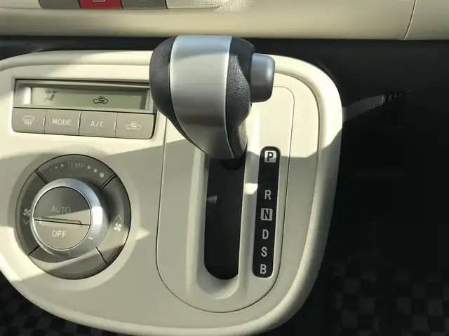 ダイハツ ミラ ココア X スペシャルコーデ 富山県 2013(平25)年 9万km パールホワイトⅢ/ミストブルーマイカメタリック 2トーン 4WD/カーオーディオ/ドライブレコーダー/スマートキー/スタッドレスタイヤ車載/ETC/ベンチシート/ヘッドライトレベライザー/電動格納ミラー/パワーウインドウ