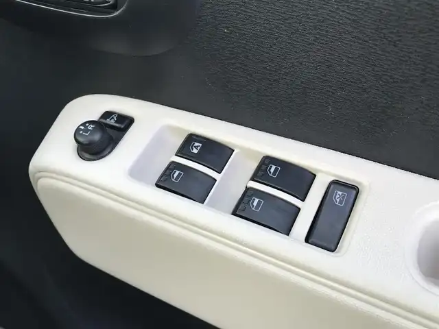 ダイハツ ミラ ココア X スペシャルコーデ 富山県 2013(平25)年 9万km パールホワイトⅢ/ミストブルーマイカメタリック 2トーン 4WD/カーオーディオ/ドライブレコーダー/スマートキー/スタッドレスタイヤ車載/ETC/ベンチシート/ヘッドライトレベライザー/電動格納ミラー/パワーウインドウ