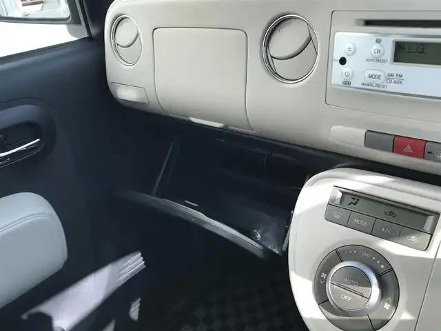 ダイハツ ミラ ココア X スペシャルコーデ 富山県 2013(平25)年 9万km パールホワイトⅢ/ミストブルーマイカメタリック 2トーン 4WD/カーオーディオ/ドライブレコーダー/スマートキー/スタッドレスタイヤ車載/ETC/ベンチシート/ヘッドライトレベライザー/電動格納ミラー/パワーウインドウ