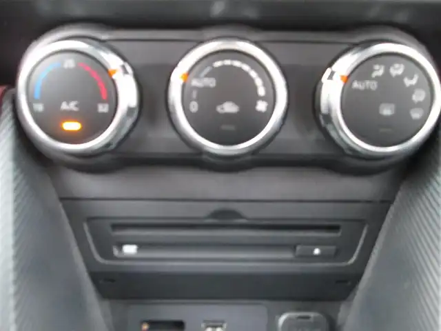 マツダ ＣＸ－３ XD ツーリング 千葉県 2015(平27)年 3.5万km クリスタルホワイトパールマイカ マツダコネクトナビ/バックカメラ/オーディオ【CD/DVD/USB/BT】/LEDヘッドライト＆ハロゲンフォグ/純正18インチアルミホイール/ウィンカードアミラー/ハーフレザーシート/レーダークルーズコントロール/ブラインドスポットモニター/ヘッドアップディスプレイ/アイドリングストップ/スイッチ付き革巻きステアリング/スマートキー/ETC/新車整備手帳/取扱説明書/スペアキー