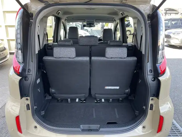 トヨタ シエンタ ハイブリッド Z 東京都 2025(令7)年 0.8万km ベージュ 純正ナビ/・フルセグTV　Bluetooth　USB/全周囲カメラ　/両側電動スライドドア　/ドライブレコーダー　/純正フロアマット　/ＢＳＭ　/ＥＴＣ　/オートＨＶ　/コーナーセンサー　/ＬＥＤヘッドライト　　/衝突被害軽減システム　/ABS/横滑り防止装置/レーンアシスト/オートライト