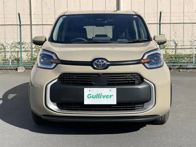 トヨタ シエンタ ハイブリッド Z 東京都 2025(令7)年 0.8万km ベージュ 純正ナビ/・フルセグTV　Bluetooth　USB/全周囲カメラ　/両側電動スライドドア　/ドライブレコーダー　/純正フロアマット　/ＢＳＭ　/ＥＴＣ　/オートＨＶ　/コーナーセンサー　/ＬＥＤヘッドライト　　/衝突被害軽減システム　/ABS/横滑り防止装置/レーンアシスト/オートライト
