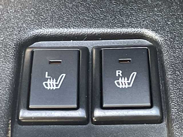 スズキ ジムニー XC 大阪府 2024(令6)年 1.1万km ミディアムグレー ＤＡＭＤグリル/カヤバショックアブソーバー/アピオ16インチアルミホイール/ボンネットダンパー/黒革調シートカバー/ラバーフロアマット/ディスプレイオーディオ/CD/BT/USB/バックカメラ/ドライブレコーダー/衝突軽減システム/レーンキープアシスト/クルーズコントロール/LEDヘッドライト/オートライト/ヒーテッドドアミラー/ヘッドライトウォッシャー/取説/保証書/スペアキーｘ１