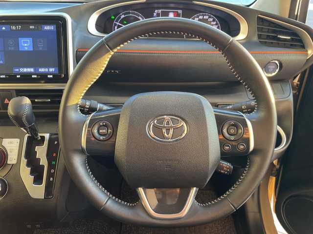 トヨタ シエンタ ハイブリッド G クエロ 愛知県 2022(令4)年 4.6万km ベージュマイカM/グレイッシュブラウンM トヨタセーフティセンス/純正9型ナビ/両側パワースライドドア/バックカメラ/コーナーセンサー/Ｇ－ＳＰＥＥＤアルミホイール/ＥＴＣ/LEDヘッドライト/レーンキープアシスト/オートマチックハイビーム/衝突軽減システム/フルセグ/CD DVD/Bluetooth/ステアリングスイッチ/スマートキー/プッシュスタート