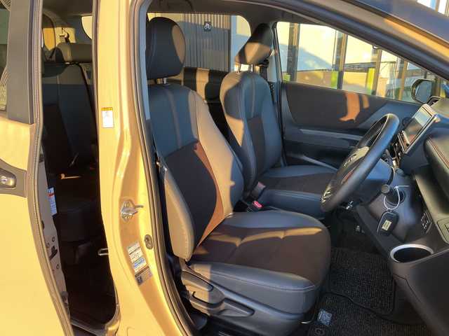 トヨタ シエンタ ハイブリッド G クエロ 愛知県 2022(令4)年 4.6万km ベージュマイカM/グレイッシュブラウンM トヨタセーフティセンス/純正9型ナビ/両側パワースライドドア/バックカメラ/コーナーセンサー/Ｇ－ＳＰＥＥＤアルミホイール/ＥＴＣ/LEDヘッドライト/レーンキープアシスト/オートマチックハイビーム/衝突軽減システム/フルセグ/CD DVD/Bluetooth/ステアリングスイッチ/スマートキー/プッシュスタート