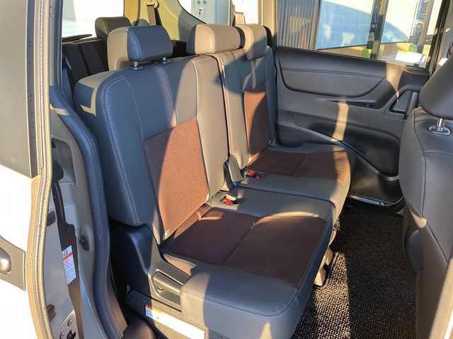 トヨタ シエンタ ハイブリッド G クエロ 愛知県 2022(令4)年 4.6万km ベージュマイカM/グレイッシュブラウンM トヨタセーフティセンス/純正9型ナビ/両側パワースライドドア/バックカメラ/コーナーセンサー/Ｇ－ＳＰＥＥＤアルミホイール/ＥＴＣ/LEDヘッドライト/レーンキープアシスト/オートマチックハイビーム/衝突軽減システム/フルセグ/CD DVD/Bluetooth/ステアリングスイッチ/スマートキー/プッシュスタート