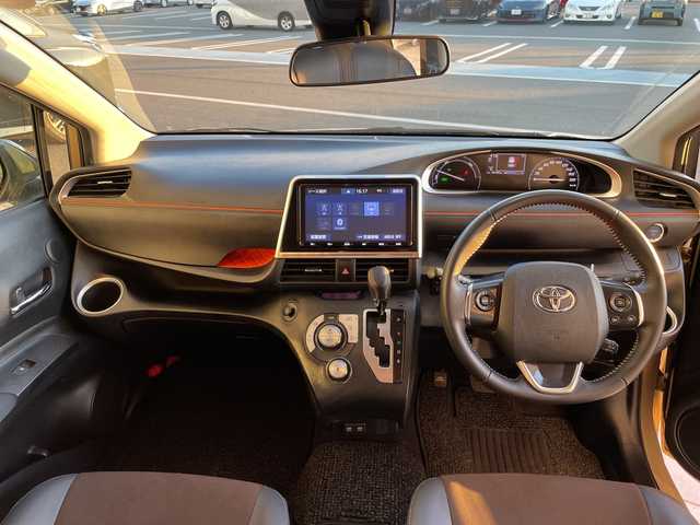 トヨタ シエンタ ハイブリッド G クエロ 愛知県 2022(令4)年 4.6万km ベージュマイカM/グレイッシュブラウンM トヨタセーフティセンス/純正9型ナビ/両側パワースライドドア/バックカメラ/コーナーセンサー/Ｇ－ＳＰＥＥＤアルミホイール/ＥＴＣ/LEDヘッドライト/レーンキープアシスト/オートマチックハイビーム/衝突軽減システム/フルセグ/CD DVD/Bluetooth/ステアリングスイッチ/スマートキー/プッシュスタート