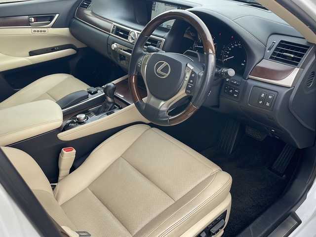レクサス ＧＳ 350 バージョンL 青森県 2015(平27)年 10.3万km ホワイトパールクリスタルシャイン 4WD/寒冷地仕様/純正ナビ・フルセグTV/CD・DVD・Bluetooth・SD/バックカメラ/本革シート/前席エアシート・パワーシート/前後席シートヒーター/ステアリングヒーター/OPプリクラッシュセーフティ/OPレーダークルーズコントロール/OPブラインドスポットモニター/OPクリアランスソナー/OPカラーヘッドアップディスプレイ/OPパワートランクリッド/リア電動サンシェード/リアドア手動サンシェード/純正ドライブレコーダー/ビルトインETC/ワイパーデアイサー/HIDヘッドライト/LEDフォグランプ/リアフォグランプ/純正18インチアルミ