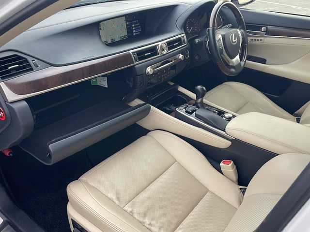 レクサス ＧＳ 350 バージョンL 青森県 2015(平27)年 10.3万km ホワイトパールクリスタルシャイン 4WD/寒冷地仕様/純正ナビ・フルセグTV/CD・DVD・Bluetooth・SD/バックカメラ/本革シート/前席エアシート・パワーシート/前後席シートヒーター/ステアリングヒーター/OPプリクラッシュセーフティ/OPレーダークルーズコントロール/OPブラインドスポットモニター/OPクリアランスソナー/OPカラーヘッドアップディスプレイ/OPパワートランクリッド/リア電動サンシェード/リアドア手動サンシェード/純正ドライブレコーダー/ビルトインETC/ワイパーデアイサー/HIDヘッドライト/LEDフォグランプ/リアフォグランプ/純正18インチアルミ