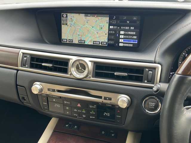 レクサス ＧＳ 350 バージョンL 青森県 2015(平27)年 10.3万km ホワイトパールクリスタルシャイン 4WD/寒冷地仕様/純正ナビ・フルセグTV/CD・DVD・Bluetooth・SD/バックカメラ/本革シート/前席エアシート・パワーシート/前後席シートヒーター/ステアリングヒーター/OPプリクラッシュセーフティ/OPレーダークルーズコントロール/OPブラインドスポットモニター/OPクリアランスソナー/OPカラーヘッドアップディスプレイ/OPパワートランクリッド/リア電動サンシェード/リアドア手動サンシェード/純正ドライブレコーダー/ビルトインETC/ワイパーデアイサー/HIDヘッドライト/LEDフォグランプ/リアフォグランプ/純正18インチアルミ