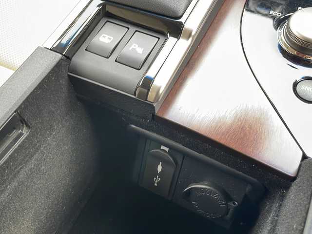 レクサス ＧＳ 350 バージョンL 青森県 2015(平27)年 10.3万km ホワイトパールクリスタルシャイン 4WD/寒冷地仕様/純正ナビ・フルセグTV/CD・DVD・Bluetooth・SD/バックカメラ/本革シート/前席エアシート・パワーシート/前後席シートヒーター/ステアリングヒーター/OPプリクラッシュセーフティ/OPレーダークルーズコントロール/OPブラインドスポットモニター/OPクリアランスソナー/OPカラーヘッドアップディスプレイ/OPパワートランクリッド/リア電動サンシェード/リアドア手動サンシェード/純正ドライブレコーダー/ビルトインETC/ワイパーデアイサー/HIDヘッドライト/LEDフォグランプ/リアフォグランプ/純正18インチアルミ