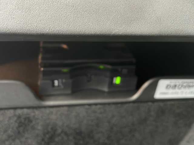 クライスラー・ジープ ジープ グランドチェロキー SRT8 秋田県 2016(平28)年 4.5万km 黒 純正メモリナビ/USB　SD　AUX　フルセグTV　Bluetooth　CD　DVD/バックカメラ/フロントカメラ/サンルーフ/コーナーセンサー（前後）/クルーズコントロール/パワーアックドア/レザーシート/シートヒーター/パワーシート/ベンチレーション/ステアリングヒーター/オートライト/ETC/純正20インチアルミホイール/スペアキーあり