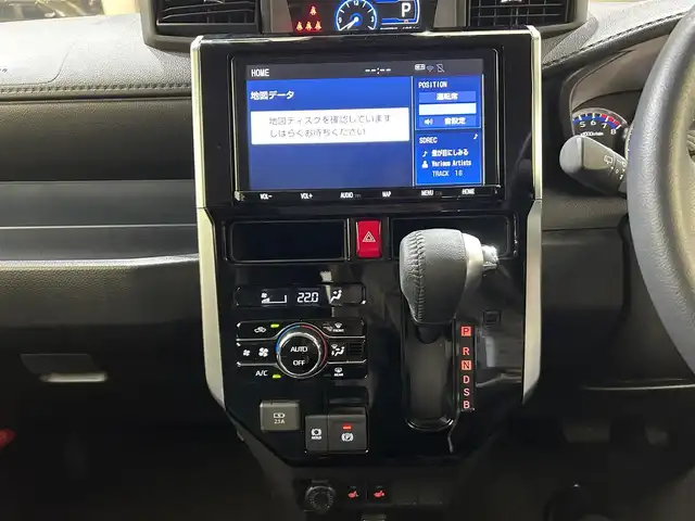 トヨタ ルーミー カスタムG 愛媛県 2022(令4)年 0.4万km ブラックマイカメタリック/ファイアークォーツレッドメタリック スマートアシスト　レーダークルーズコントロール　純正SDナビ　Bluetooth　CD　DVD　フルセグ　SD　全周囲カメラ　両側パワースライドドア　シートヒーター　ステアリングリモコン　アイドリングストップ　ドライブレコーダー　LEDヘッドライト　