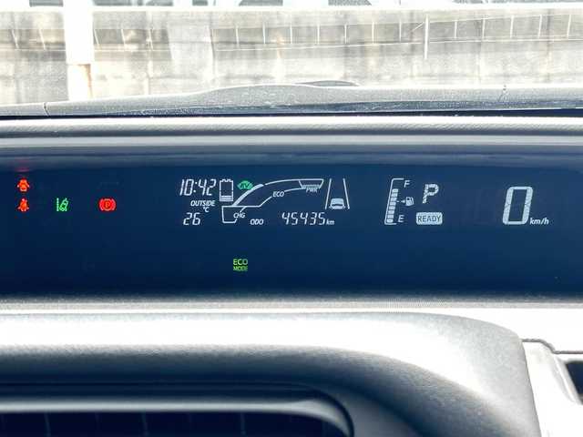 トヨタ アクア G G’s 兵庫県 2017(平29)年 4.6万km ライムホワイトパールクリスタルシャイン 純正CDオーディオ/USB/AUX/ETC/ドライブレコーダー/衝突軽減カメラ/車線逸脱防止機能/クルーズコントロール/HIDヘッドライト/フォグランプ/オートライト/オートハイビーム/ハーフレザーシート/純正17インチAW/ドアバイザー/純正フロアマット/プッシュスタート/スマートキー/取扱説明書