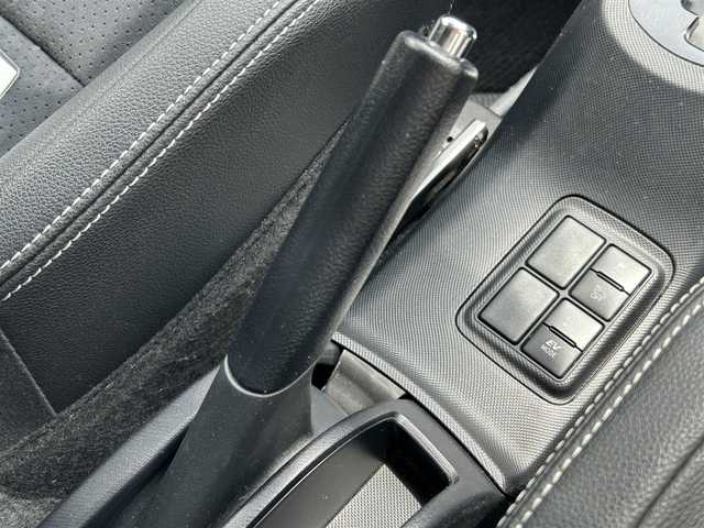 トヨタ アクア G G’s 兵庫県 2017(平29)年 4.6万km ライムホワイトパールクリスタルシャイン 純正CDオーディオ/USB/AUX/ETC/ドライブレコーダー/衝突軽減カメラ/車線逸脱防止機能/クルーズコントロール/HIDヘッドライト/フォグランプ/オートライト/オートハイビーム/ハーフレザーシート/純正17インチAW/ドアバイザー/純正フロアマット/プッシュスタート/スマートキー/取扱説明書