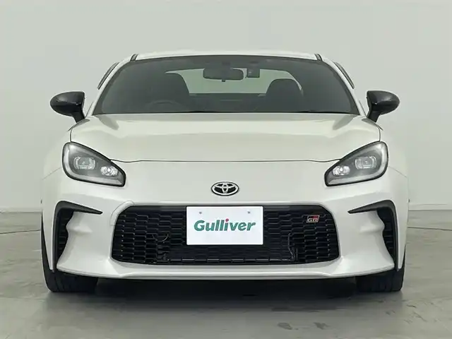 トヨタ ＧＲ８６ RZ 群馬県 2022(令4)年 3万km クリスタルホワイトパール 純正9インチナビ/・AM/FM/CD/DVD/SD/Bluetooth/フルセグTV/バックカメラ/クルーズコントロール/前席シートヒーター/ステアリング連動ヘッドランプ/後側方警戒支援システム/左右独立温度コントロールフルオートエアコン/Bi-Beam LEDヘッドランプ（オートレベリング機能付＋LEDクリアランスランプ＋LEDターンランプ）/マクファーソンストラット式フロントサスペンション/ダブルウィッシュボーン式リヤサスペンション/トルセンLSD（リミテッド・スリップ・デフ）/純正18インチアルミホイール
